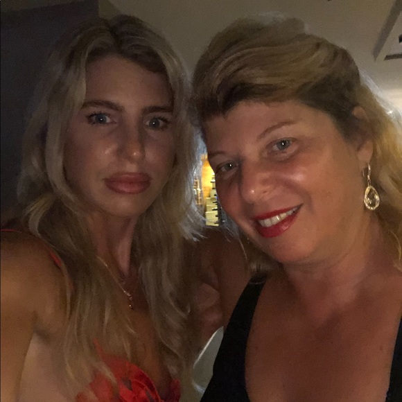 Meet your Posher, Christie - Picture 6 of 6